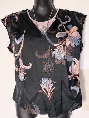 White House Black Market Black Floral V-Neck Cap Sleeve Top